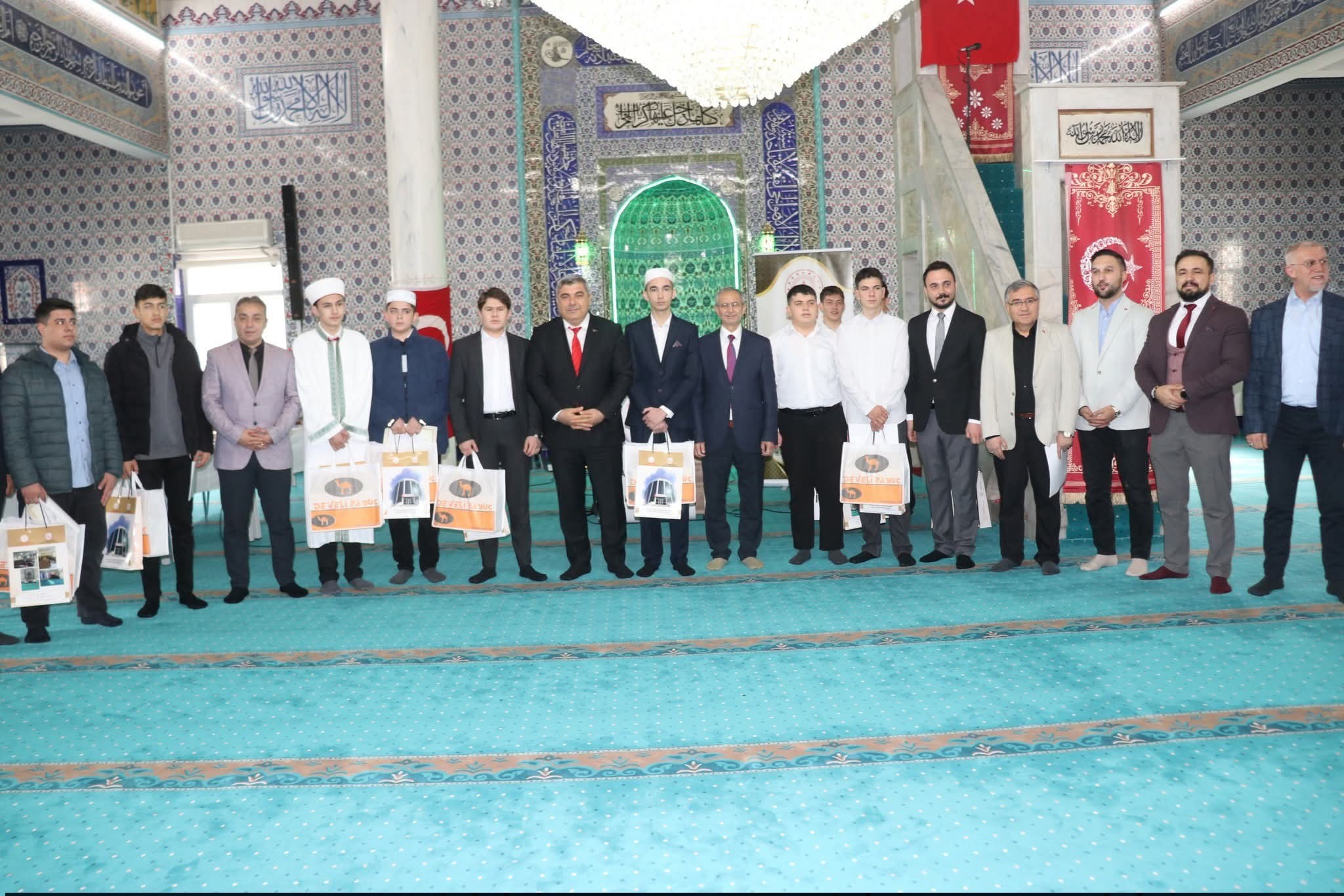 Afyonkarahisar’da imam hatip liseleri erkek öğrenciler arasında düzenlenen "Hafızlık, Ezan