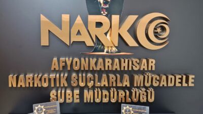 Afyonkarahisar İl Emniyet Müdürlüğü ekiplerinin kent merkezinde uyuşturucu satıcılarına yönelik