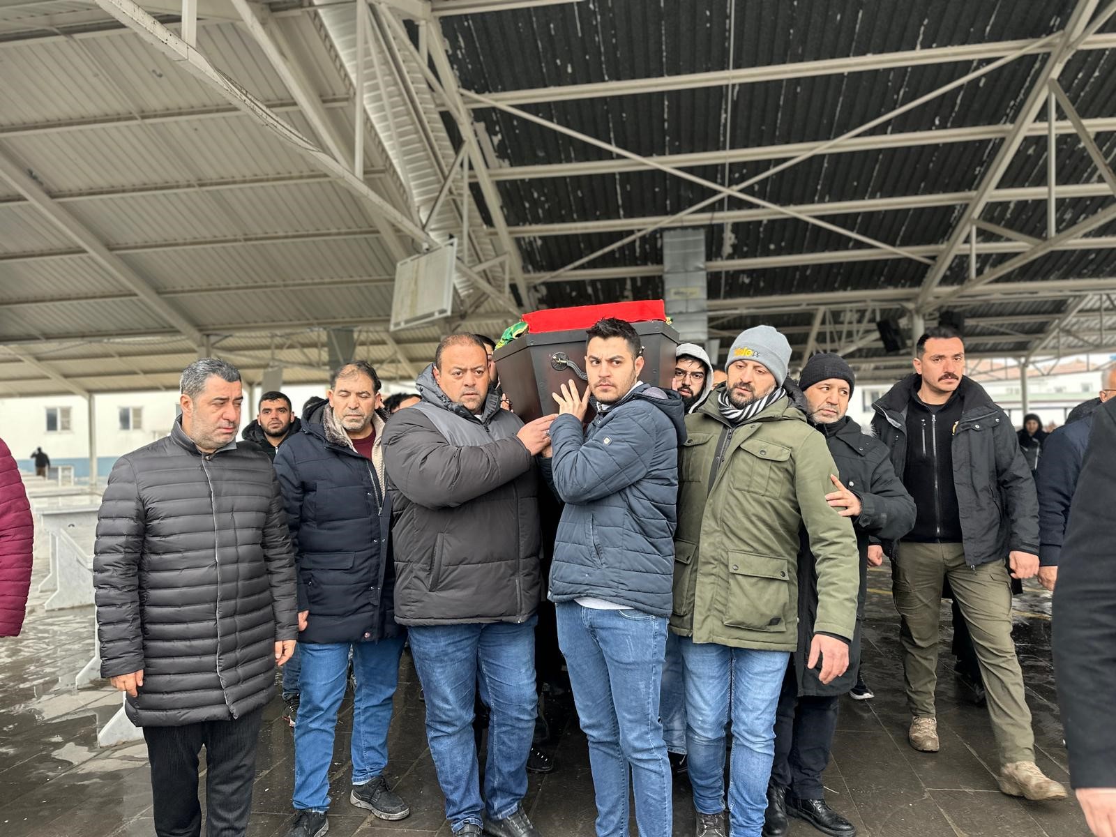 Almanya’nın Rheinland-Pfalz eyaletinde tren görevlisi olarak çalışan 36 yaşındaki Serkan
