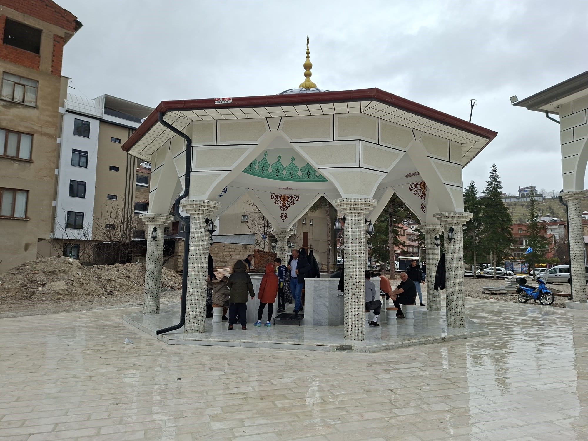 Afyonkarahisar’ın Sandıklı ilçesinde yapımı yaklaşık 4 yıldır devam eden Merkez