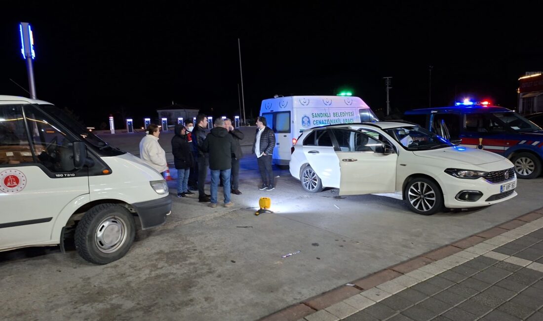 Afyonkarahisar’ın Sandıklı ilçesinde bir dinlenme tesisinde günlerdir park halinde duran