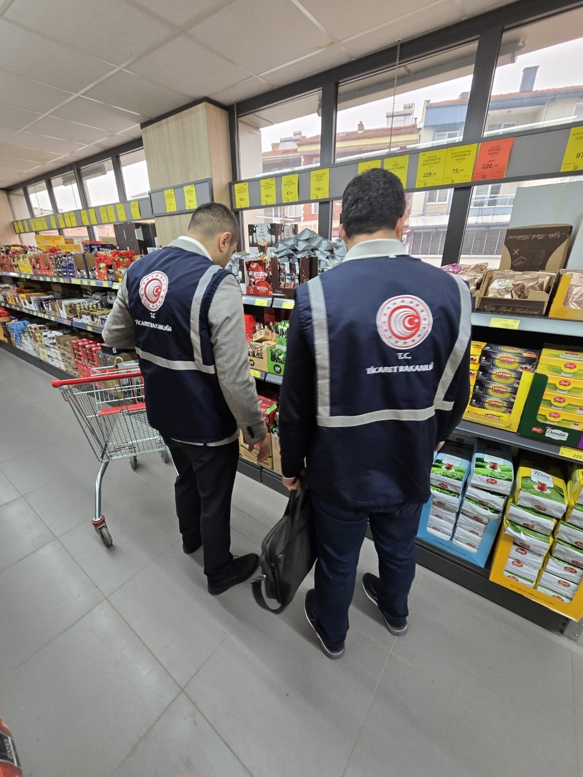 Afyonkarahisar Ticaret İl Müdürlüğü ekipleri, Ramazan ayının gelmesiyle birlikte piyasadaki