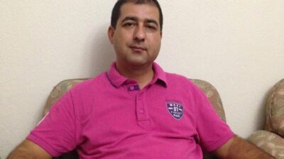 İzmir'in Kiraz ilçesinde meydana gelen akılalmaz olayda, yol kenarında yürüyen