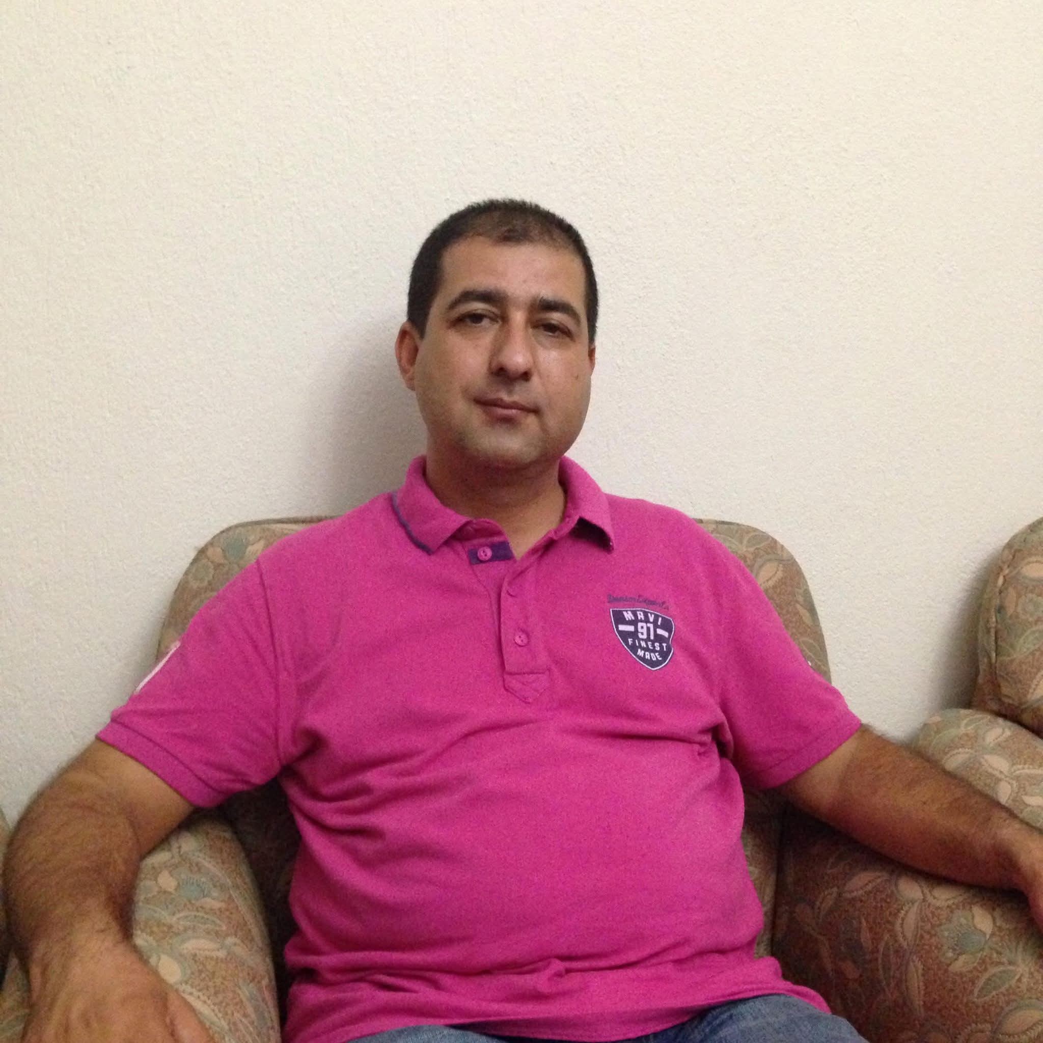 İzmir'in Kiraz ilçesinde meydana gelen akılalmaz olayda, yol kenarında yürüyen