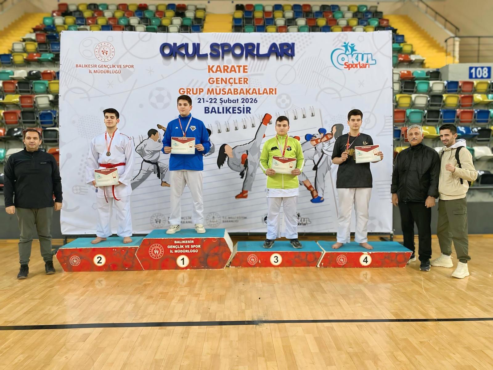 Afyonkarahisarlı genç karateci Hasan İsmail Çınar Türkiye final bileti aldı.