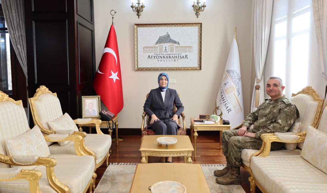 Afyonkarahisar’da devlet erkanı arasındaki nezaket ziyaretleri devam ediyor. İkmal ve