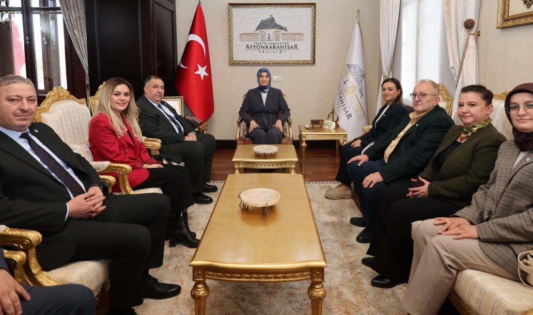 İYİ Parti Afyonkarahisar İl Başkanı Muhammet Mısırlıoğlu ve İl Yönetim