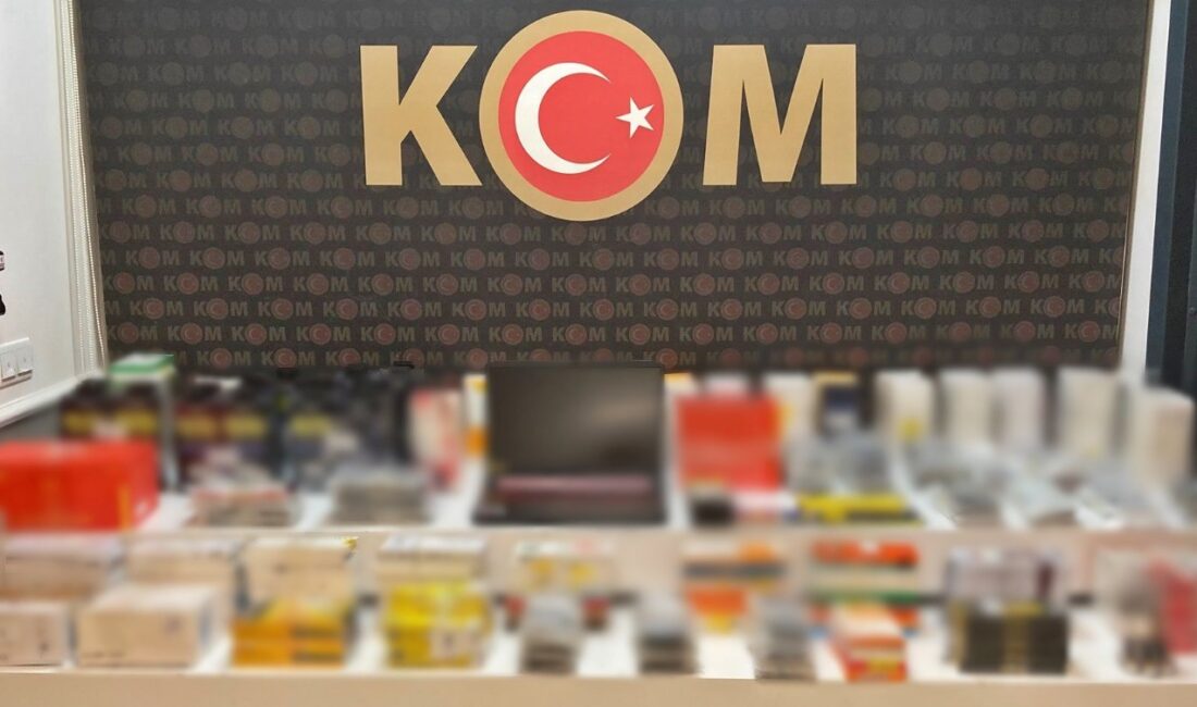 Afyonkarahisar İl Emniyet Müdürlüğü ekipleri, kaçakçılıkla mücadele kapsamında il merkezinde