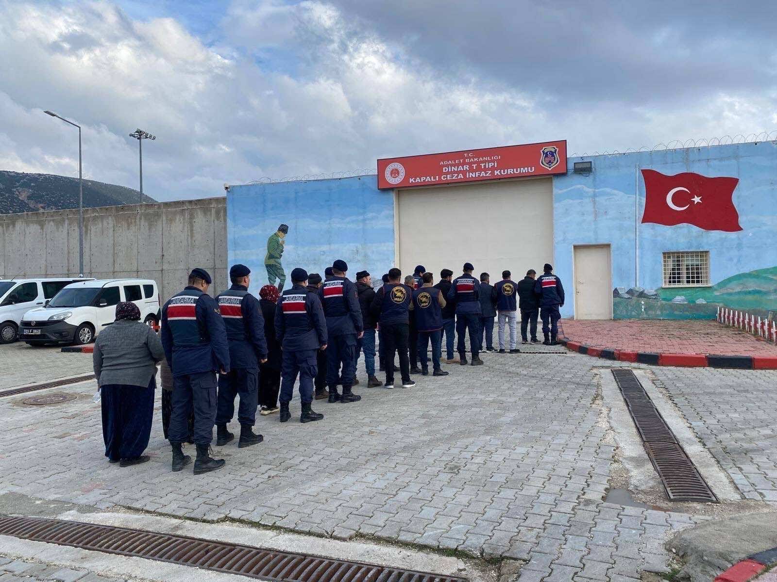 Afyonkarahisar İl Jandarma Komutanlığı ekiplerince 9-15 Şubat 2026 tarihleri arasında