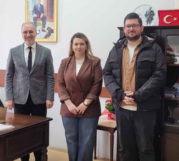 Kanal 3 Gazete 3 Bölge Koordinatörü Berna Türksoy ve muhabir