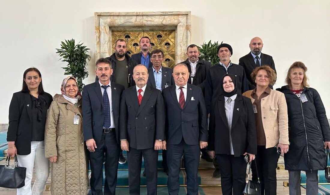 Milliyetçi Hareket Partisi Afyonkarahisar Milletvekili Mehmet Taytak, Emirdağ’dan gelen heyeti
