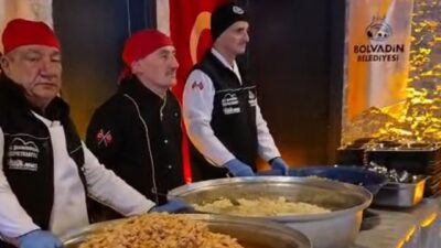 Bolvadin Belediyesi tarafından Ramazan ayı boyunca kurulan “Gönül Sofrası”nda vatandaşlar