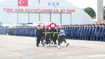 Balıkesir’de gece saatlerinde F-16 savaş uçağının düşmesi sonucu şehit olan
