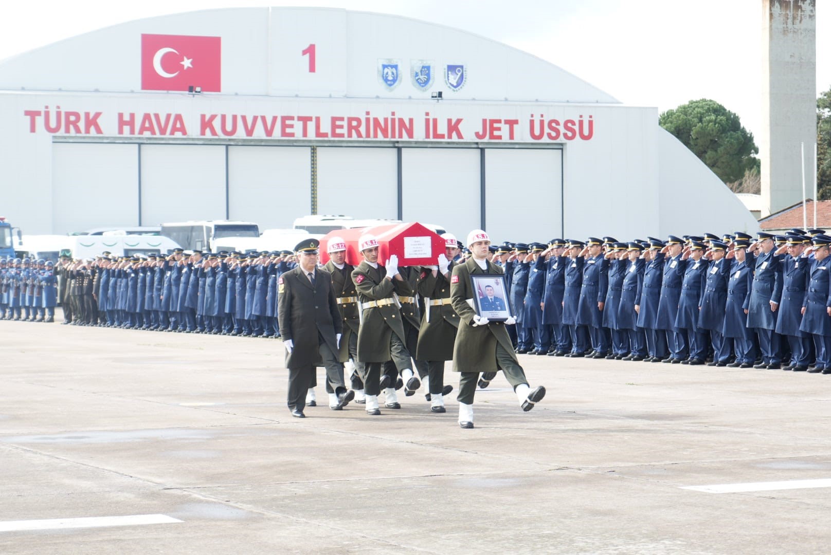 Balıkesir’de gece saatlerinde F-16 savaş uçağının düşmesi sonucu şehit olan
