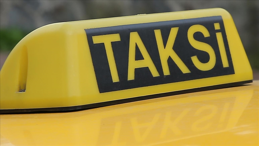 Taksi işletmecilerine taksimetrelerle entegre çalışan "taksi mali cihaz" kullanma ve