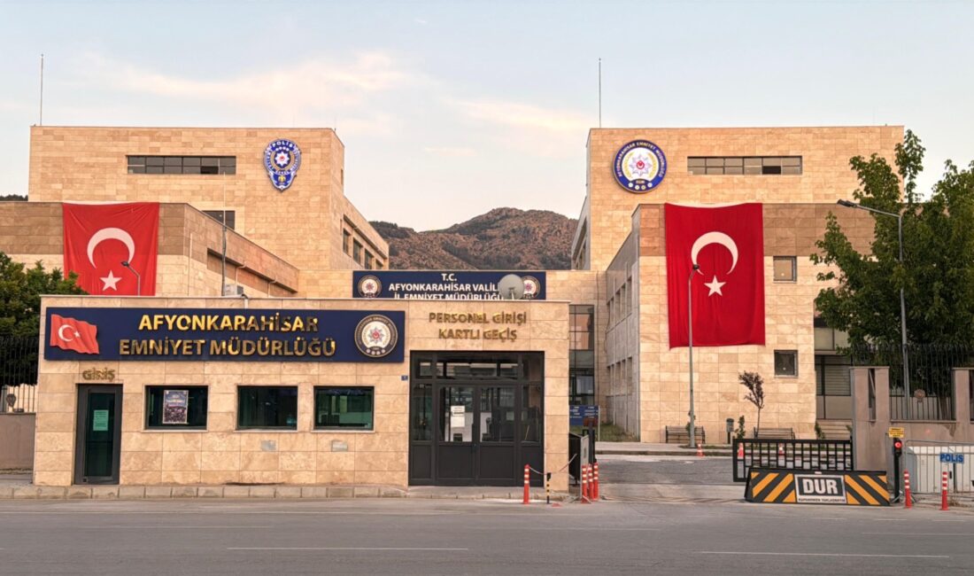 Afyonkarahisar İl Emniyet Müdürlüğü ekipleri, zorlu hava ve arazi şartlarına