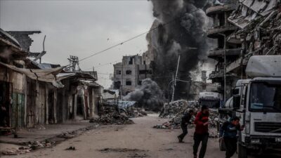 İsrail ordusunun, Gazze Şeridi'nin güneyine düzenlediği saldırıda ikisi çocuk ve