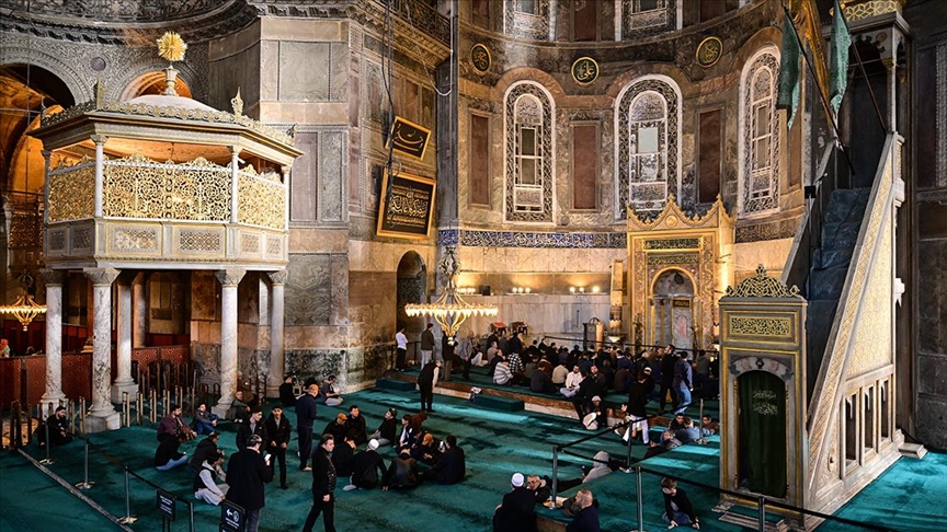 İstanbul'un simge mabedi Ayasofya-i Kebir Cami-i Şerifi'nde, ramazanın manevi iklimi