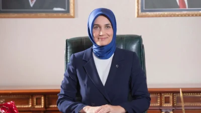 Afyonkarahisar Valisi Doç. Dr. Kübra Güran Yiğitbaşı, hayatını kaybeden Polis