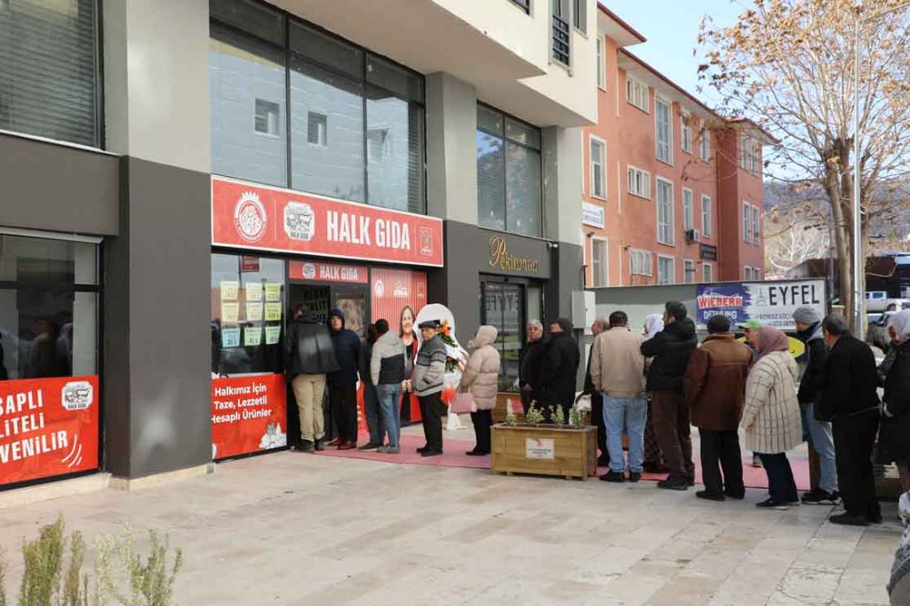 Afyonkarahisar Belediye Başkanı Burcu Köksal, 11 ayın sultanı Ramazan’ın gelişiyle