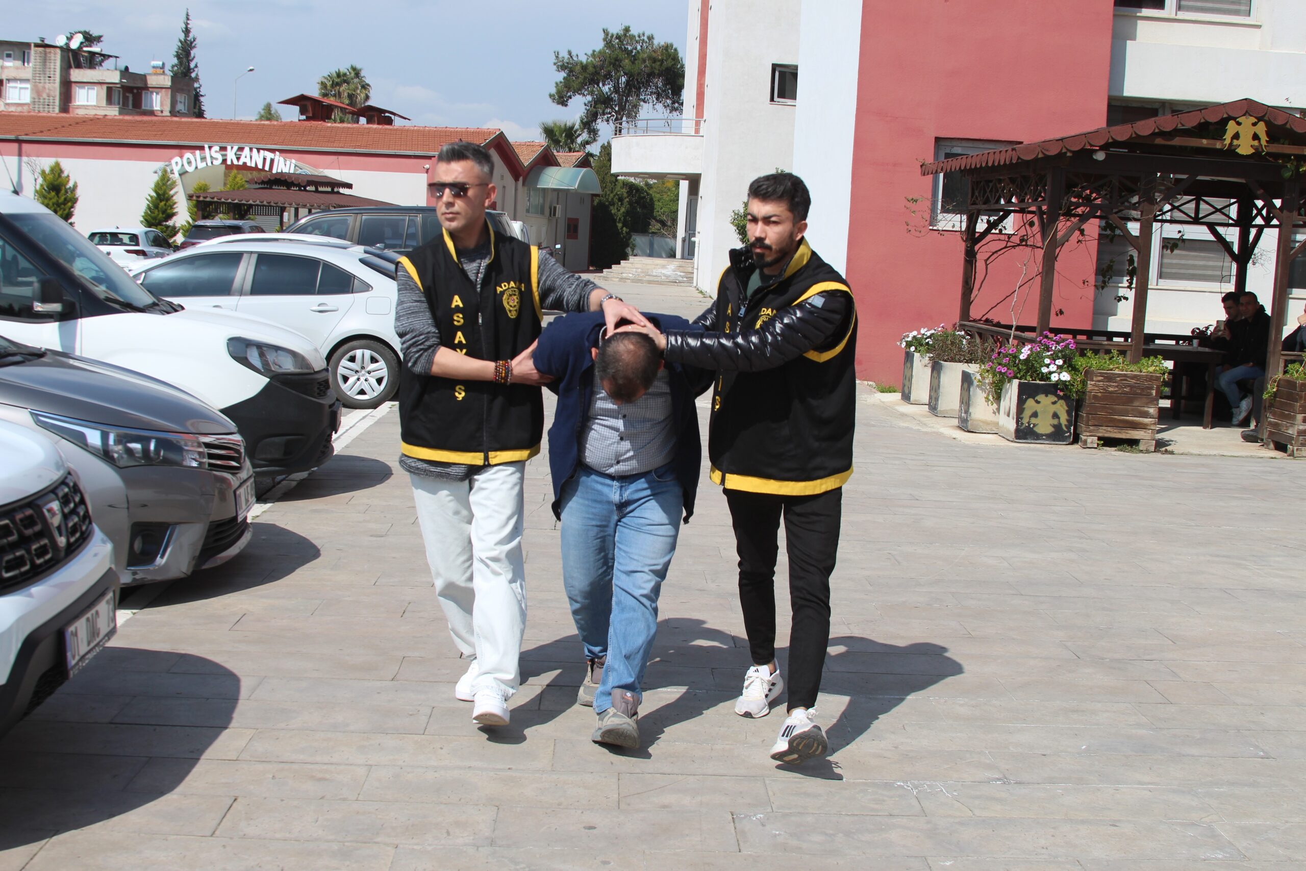 Adana’nın Sarıçam ilçesinde 5 Mart günü yaşanan olayda, 53 yaşındaki