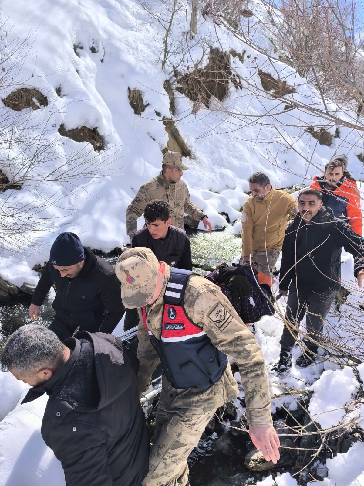 Bitlis'in Mutki ilçesinde kaybolan zihinsel engelli bir vatandaş, ekiplerin yoğun