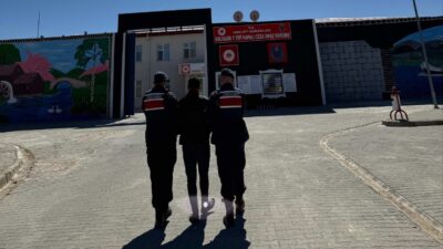 Afyonkarahisar’da jandarma ekiplerinin titiz takibi, uzun süredir firari olan bir
