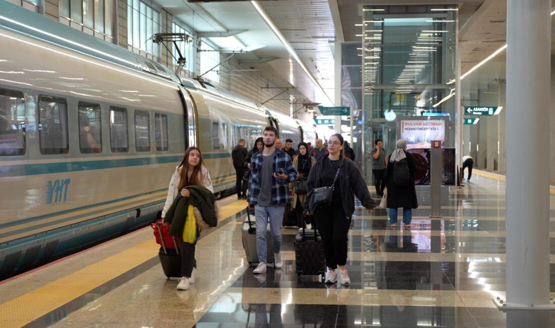 Ulaştırma ve Altyapı Bakanı Abdulkadir Uraloğlu, Türkiye’nin yüksek hızlı tren