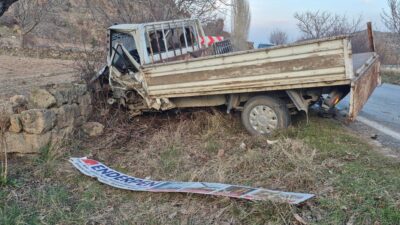 Afyonkarahisar’ın Şuhut ilçesinde sabah saatlerinde meydana gelen trafik kazası kanlı