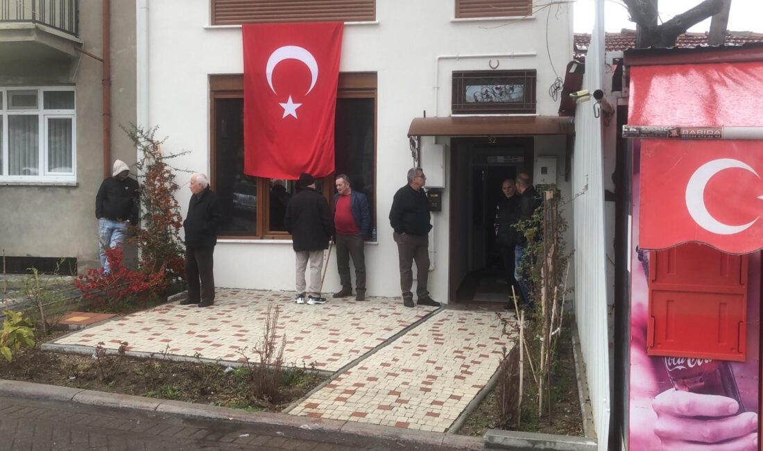 Katar'da eğitim faaliyeti yürüten askeri helikopterin teknik arıza nedeniyle denize