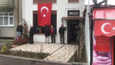 Katar'da eğitim faaliyeti yürüten askeri helikopterin teknik arıza nedeniyle denize