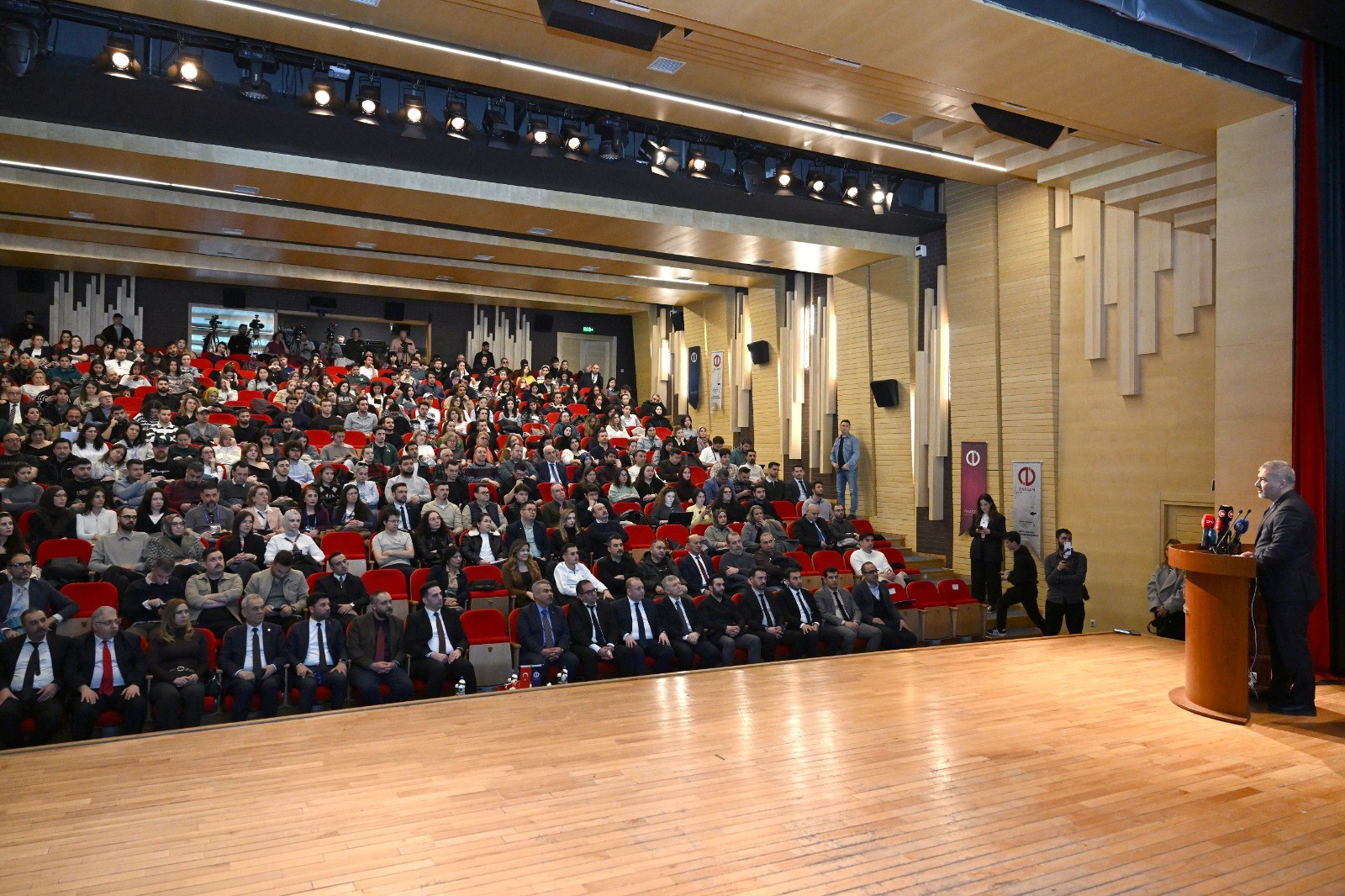 Eskişehir Anadolu Üniversitesi, medya dünyasındaki dijital dönüşüme ışık tutan anlamlı