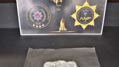 Afyonkarahisar İl Emniyet Müdürlüğü ekiplerinin kent girişinde gerçekleştirdiği asayiş ve