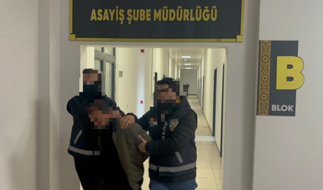 
 Kocaeli’nin Çayırova ilçesinde bir şahıs, çıkan tartışmada birlikte alkol aldığı