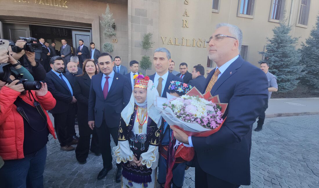 Çalışma ve Sosyal Güvenlik Bakanı Prof. Dr. Vedat Işıkhan, bir
