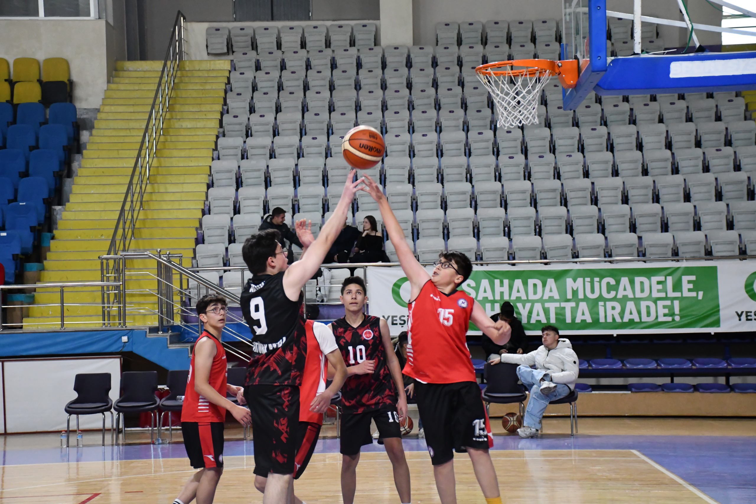 Afyonkarahisar’da düzenlenen Okul Sporları 3x3 Genç Kızlar ve Erkekler Basketbol