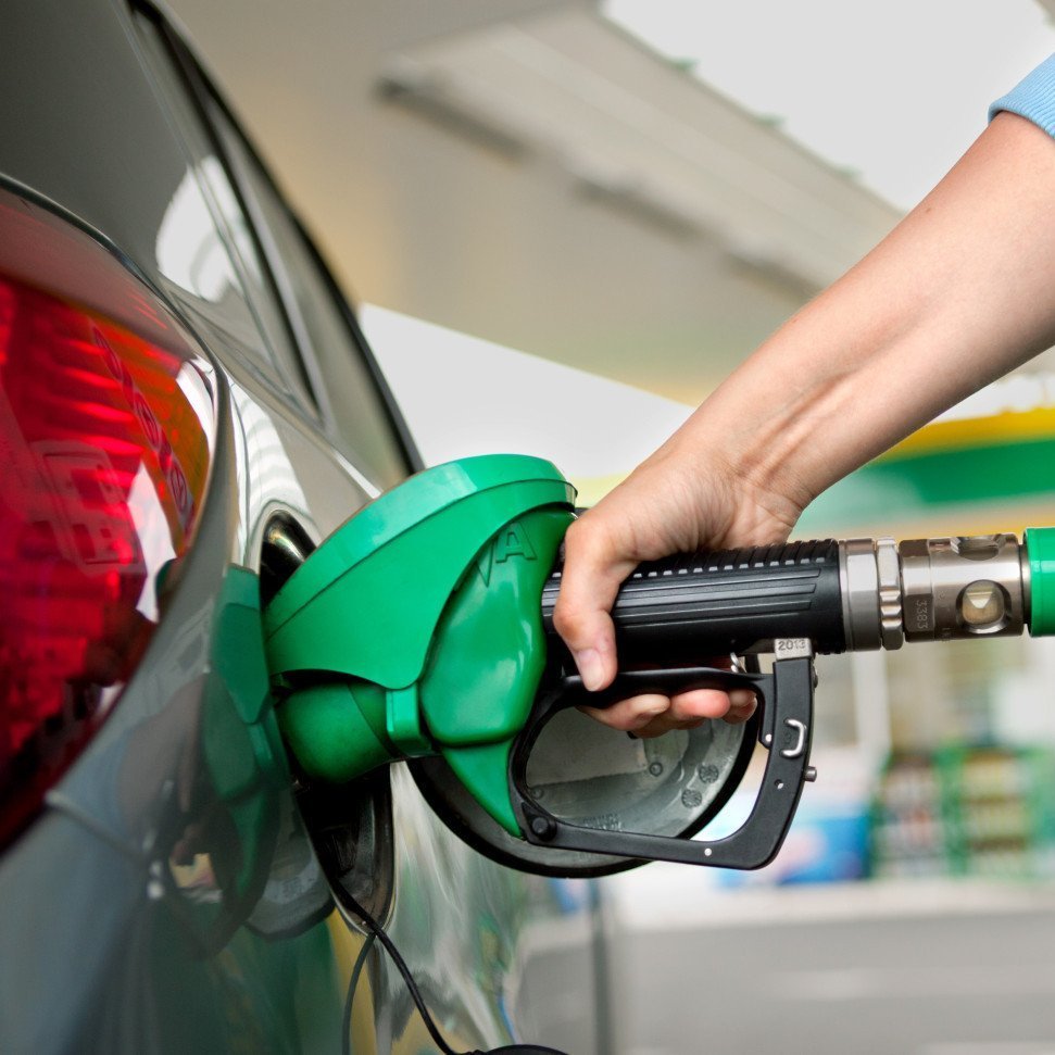 Küresel petrol fiyatlarındaki dalgalanma ve döviz kurundaki hareketlilik, akaryakıt fiyatlarına