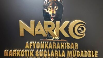 Afyonkarahisar İl Emniyet Müdürlüğü ekipleri, sokak satıcılarına yönelik yürüttüğü kararlı
