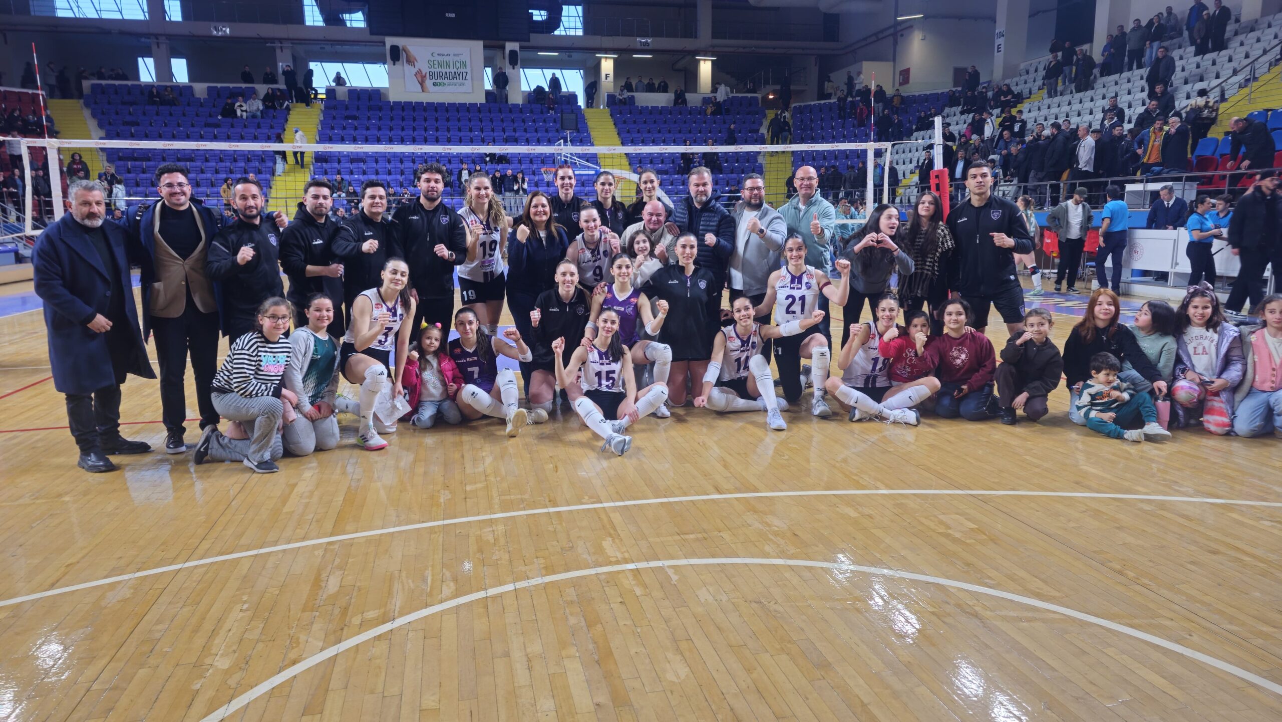 Afyon Belediye Yüntaş kadın Voleybol Takımı, Manavgat Belediye Spor ile