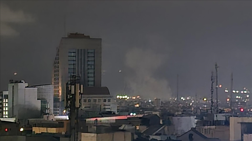 ABD-İsrail saldırıları altındaki İran'ın İsfahan kentinde şiddetli patlama seslerinin duyulduğu