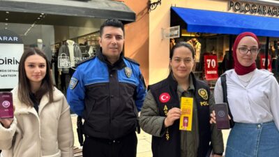 Afyonkarahisar İl Emniyet Müdürlüğü ekipleri, kentteki alışveriş merkezlerinde vatandaşlara yönelik