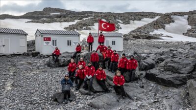 Türkiye'nin Antarktika'da gerçekleştirdiği bilim seferleri 10'uncu yılına ulaşırken Türk bilim