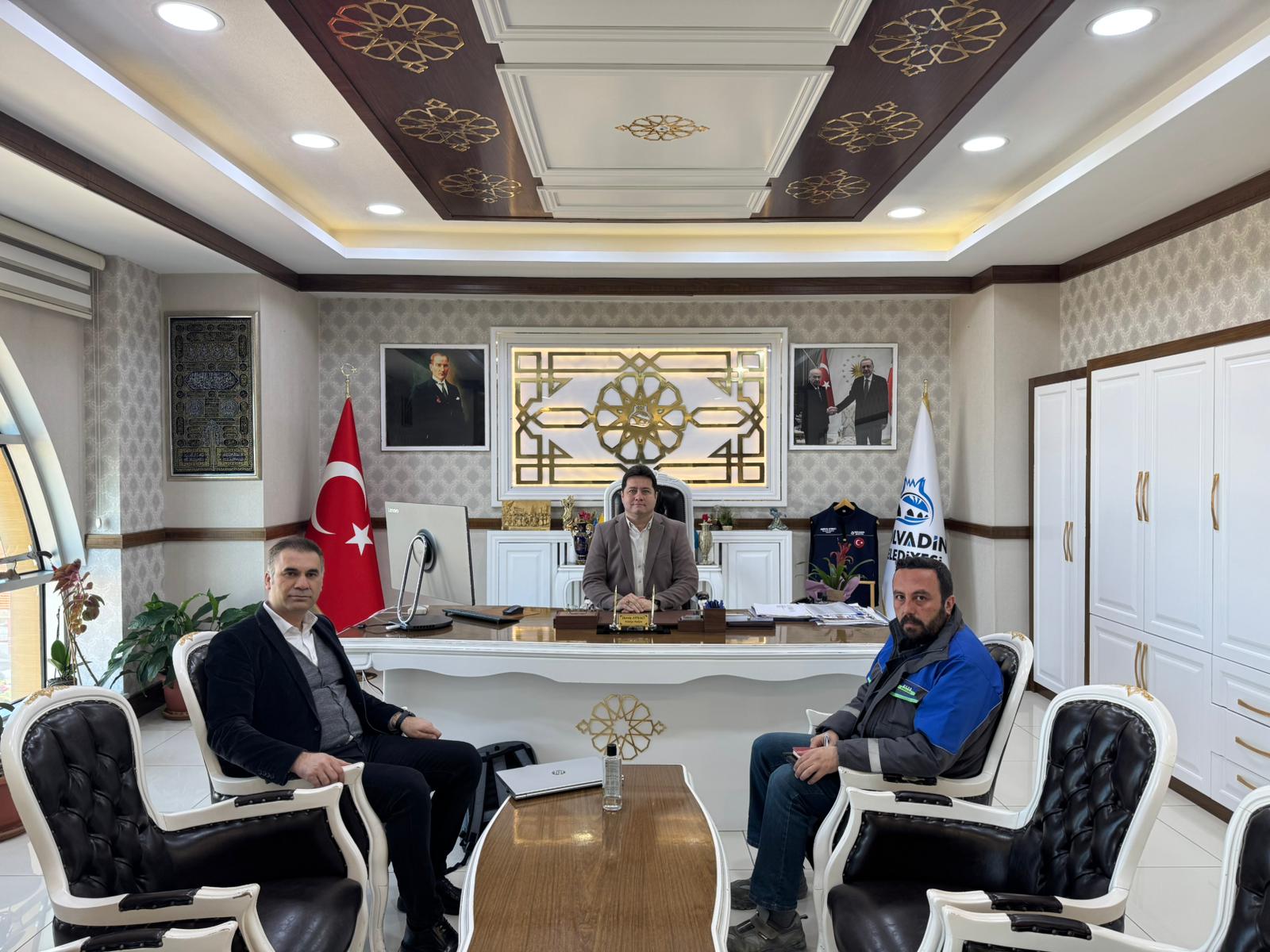 AKSA Doğalgaz Afyon Müdürü Tuncay Gezer ve mühendis Umut Kılıç,