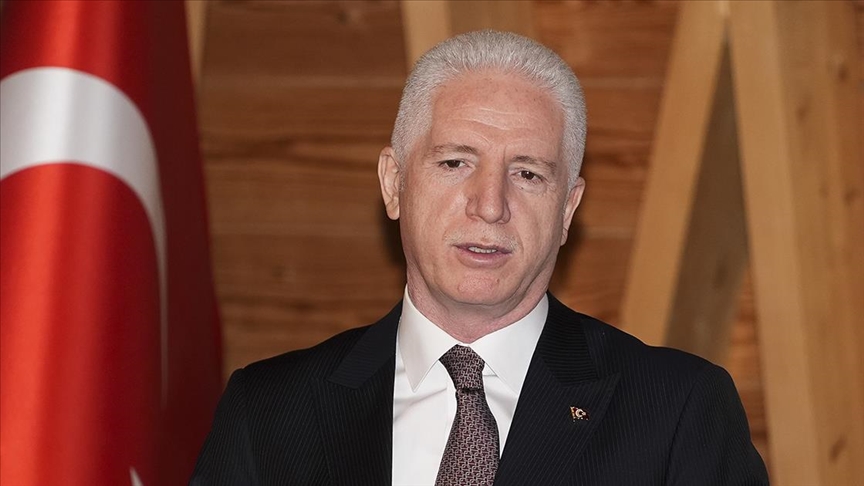 İstanbul Fatih’te doğalgaz patlaması sonucu çöken binalarla ilgili bölgeye gelen