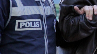 Eşme Belediye Başkanı Yılmaz Tozan gözaltına alındı.
