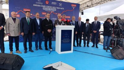 Ulaştırma ve Altyapı Bakanı Abdulkadir Uraloğlu, Afyonkarahisar’da yapımı süren Ankara-İzmir