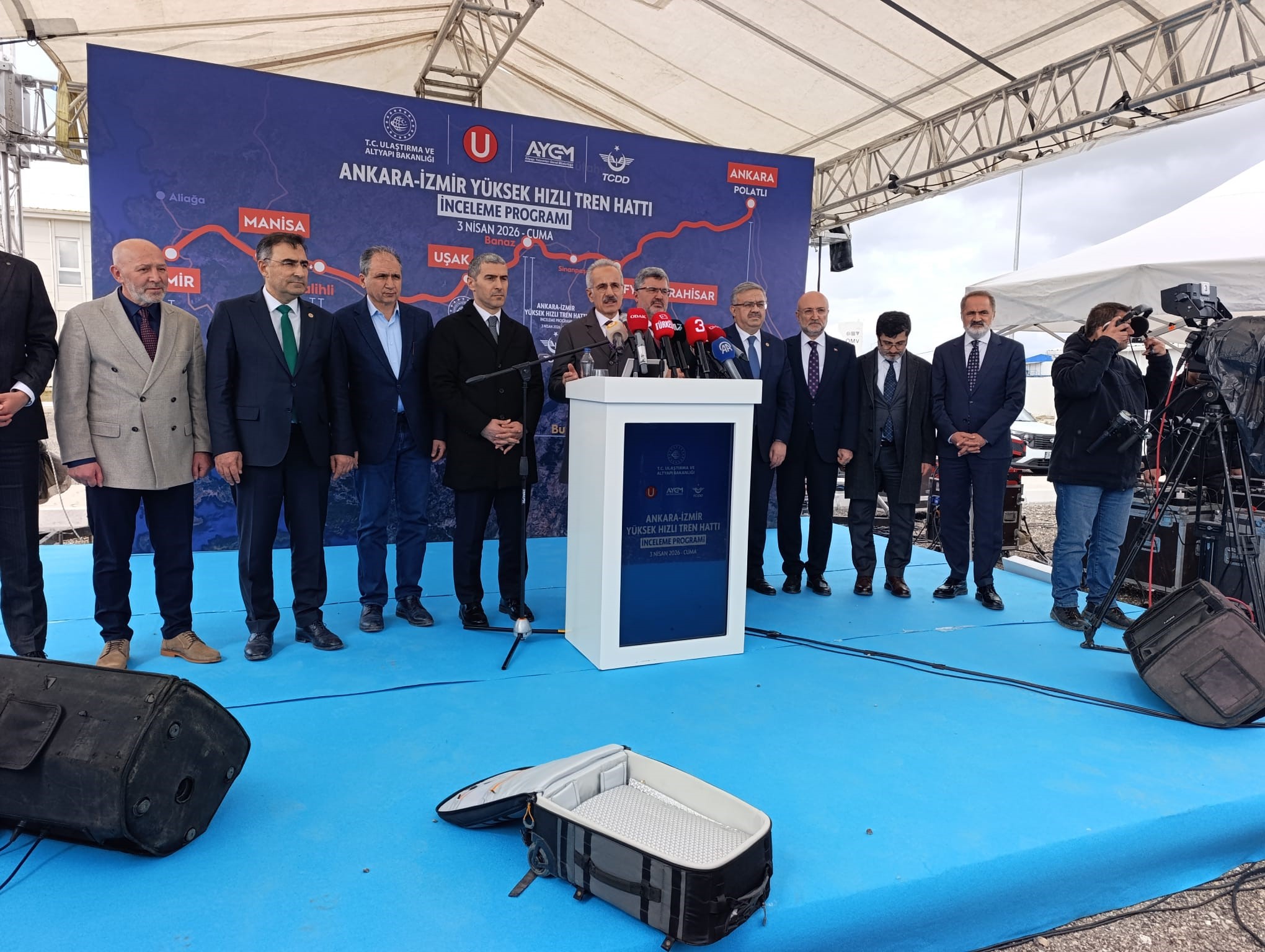 Ulaştırma ve Altyapı Bakanı Abdulkadir Uraloğlu, Afyonkarahisar’da yapımı süren Ankara-İzmir