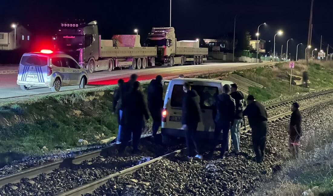 Afyonkarahisar kent merkezinde gece saatlerinde yaşanan olayda, dikkatsiz bir sürücü