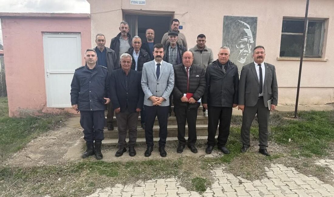 Afyonkarahisar’ın Sandıklı Kaymakamı Selçuk Yosunkaya, ilçeye bağlı köylere gerçekleştirdiği ziyaretlerle