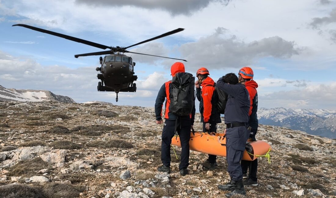 Osmaniye’nin Kadirli ilçesinden arkadaşlarıyla birlikte dağlık alana çiriş bitkisi toplamaya